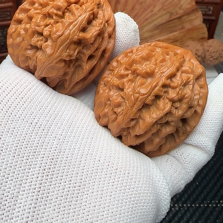 文玩核桃吊坠红锦鲤44