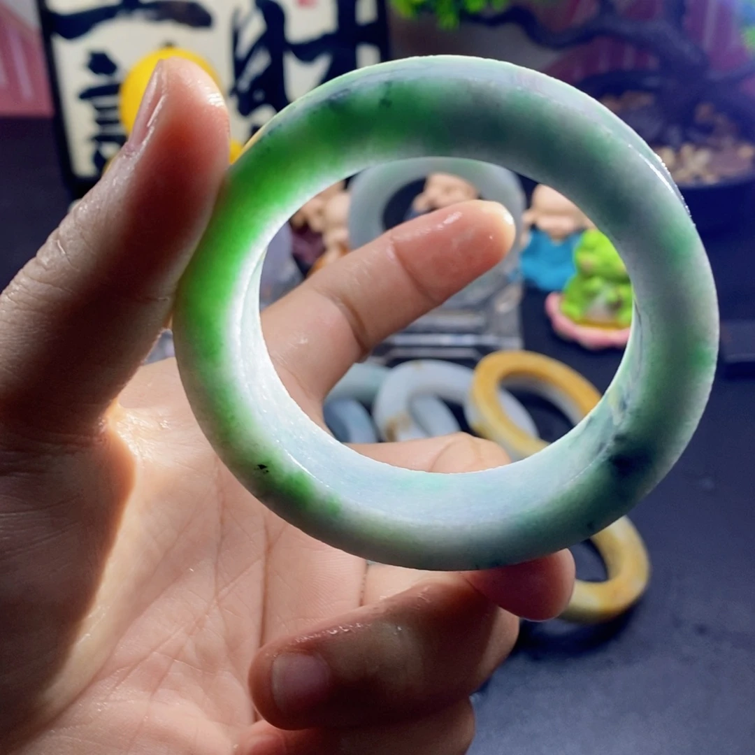 未镶嵌翡翠手镯定制翡翠