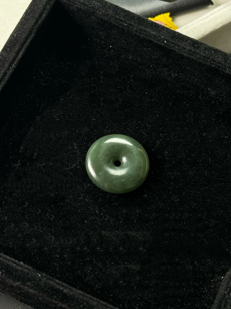 天然和田玉25mm平安扣 绿色简约（多样性发货）
