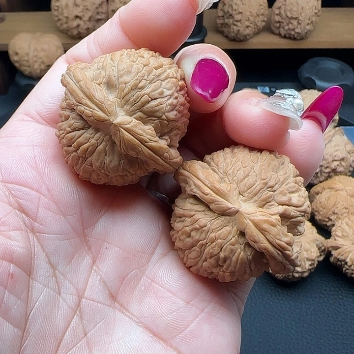 把件文玩核桃卡姿兰