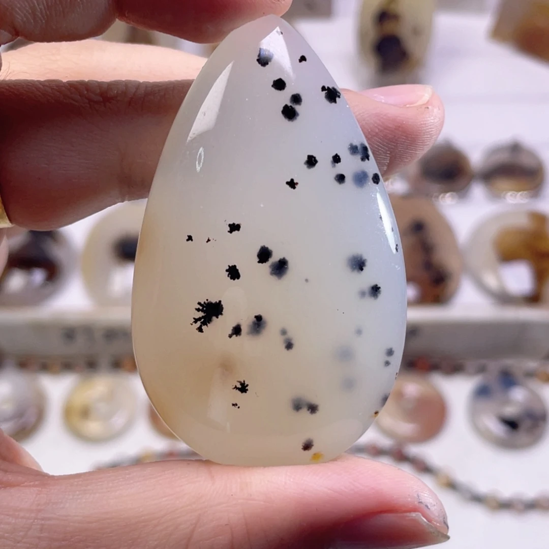 玛瑙/玉髓未镶嵌珠宝奇石