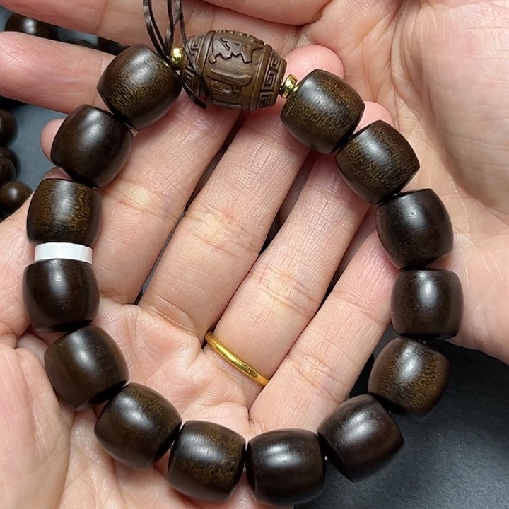 沉香手串宁**弯白棋玉化