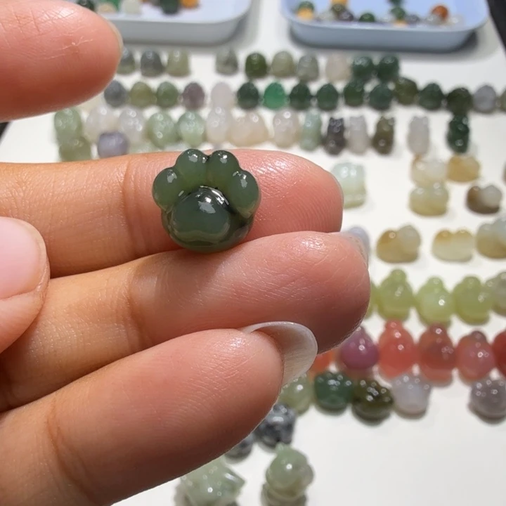 未镶嵌和田玉珠宝半成品有裂不退换