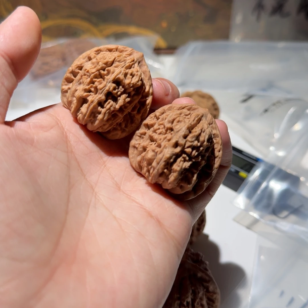 ·***知文玩核桃吊坠38三角楼