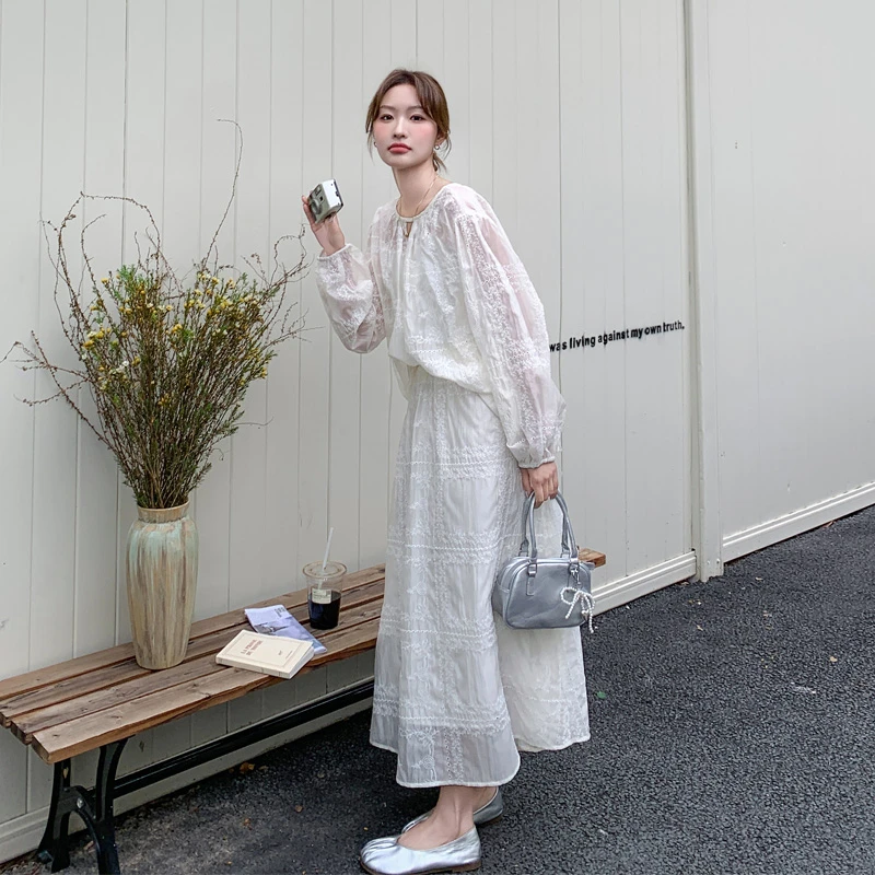 法式温柔风刺绣套装裙女2025夏季新款超仙绝美氛围感初恋系两件套