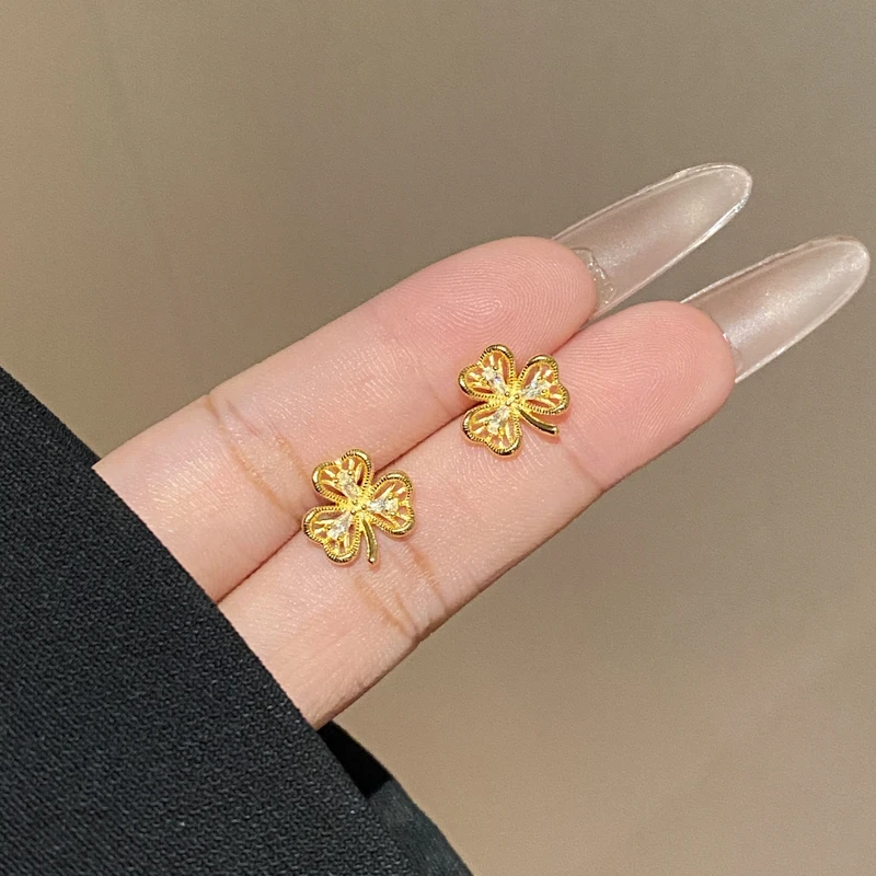 925银合成锆石耳饰 气质耳钉轻奢时尚百搭精致三叶花耳钉A3615