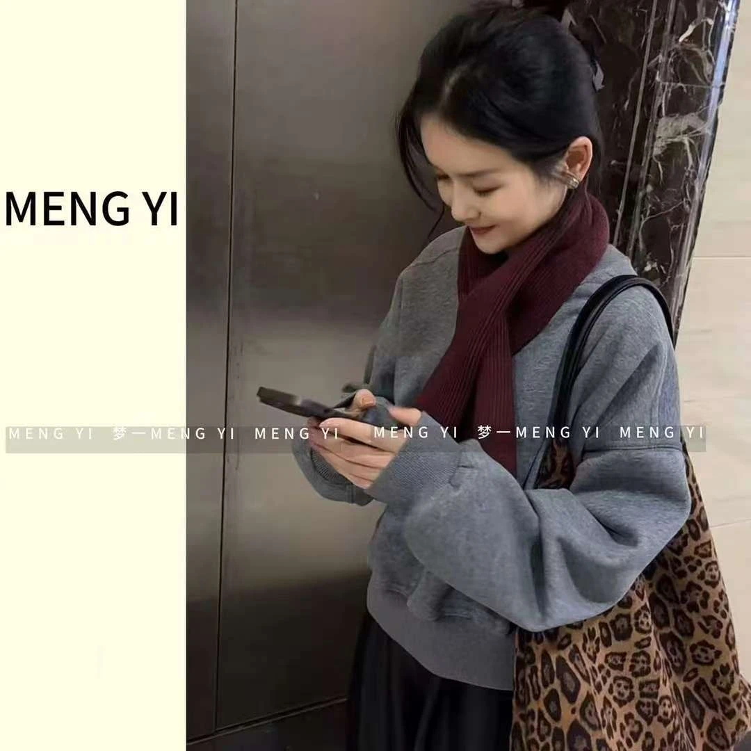 (秀儿)糯米短绒保暖卫衣配复古彩色围脖8802