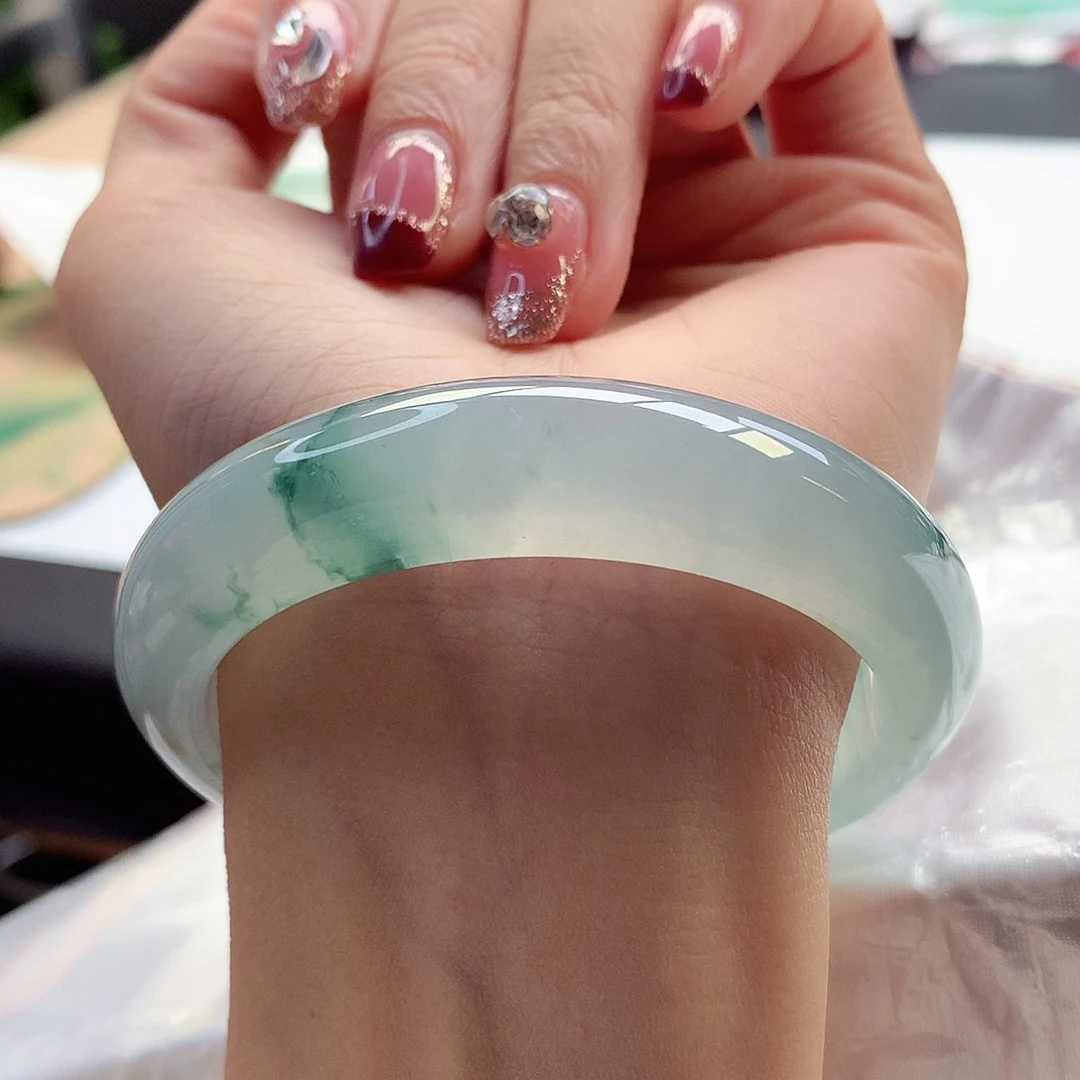 翡翠手镯未镶嵌56-57圈口高级蓝冰飘花毕业镯