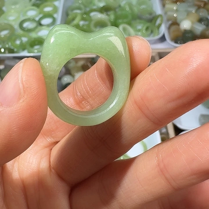 和田玉未镶嵌颈饰16.4内径84