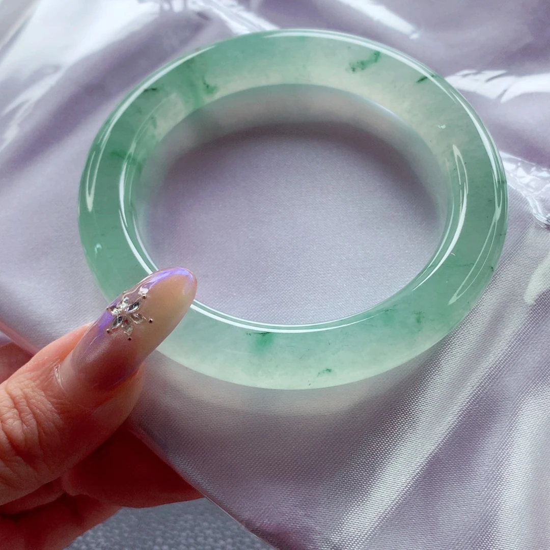 翡翠未镶嵌手镯54圆条 冰绿种水一致 灵