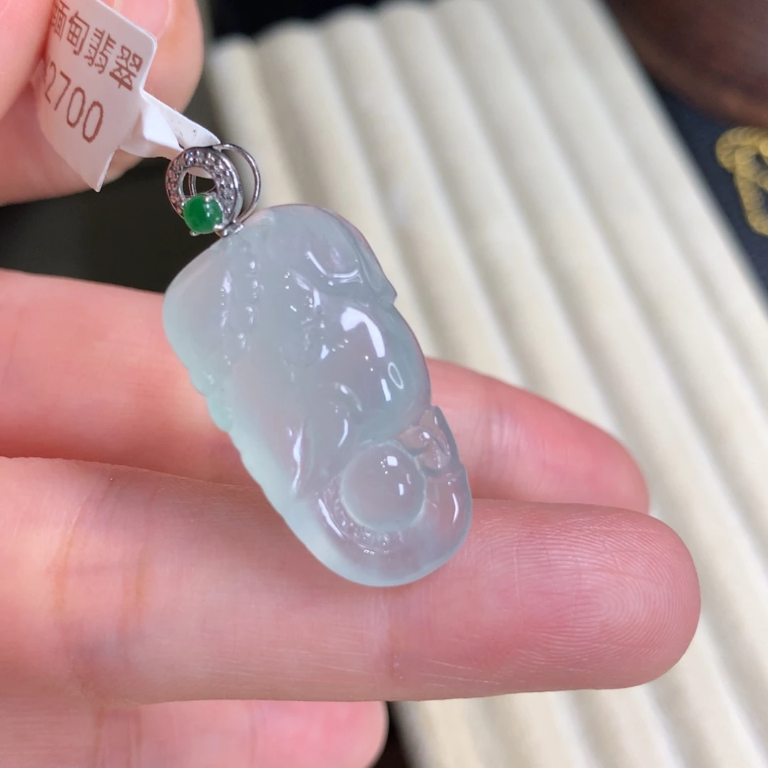 颈饰未镶嵌翡翠象