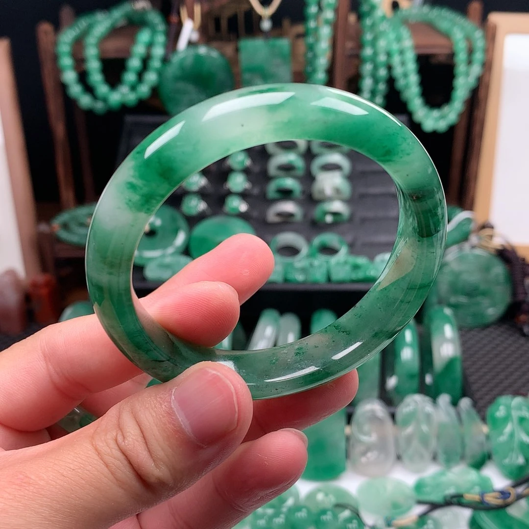 石英质玉手镯未镶嵌圈口58