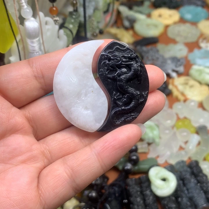 蛇纹石玉合金颈饰