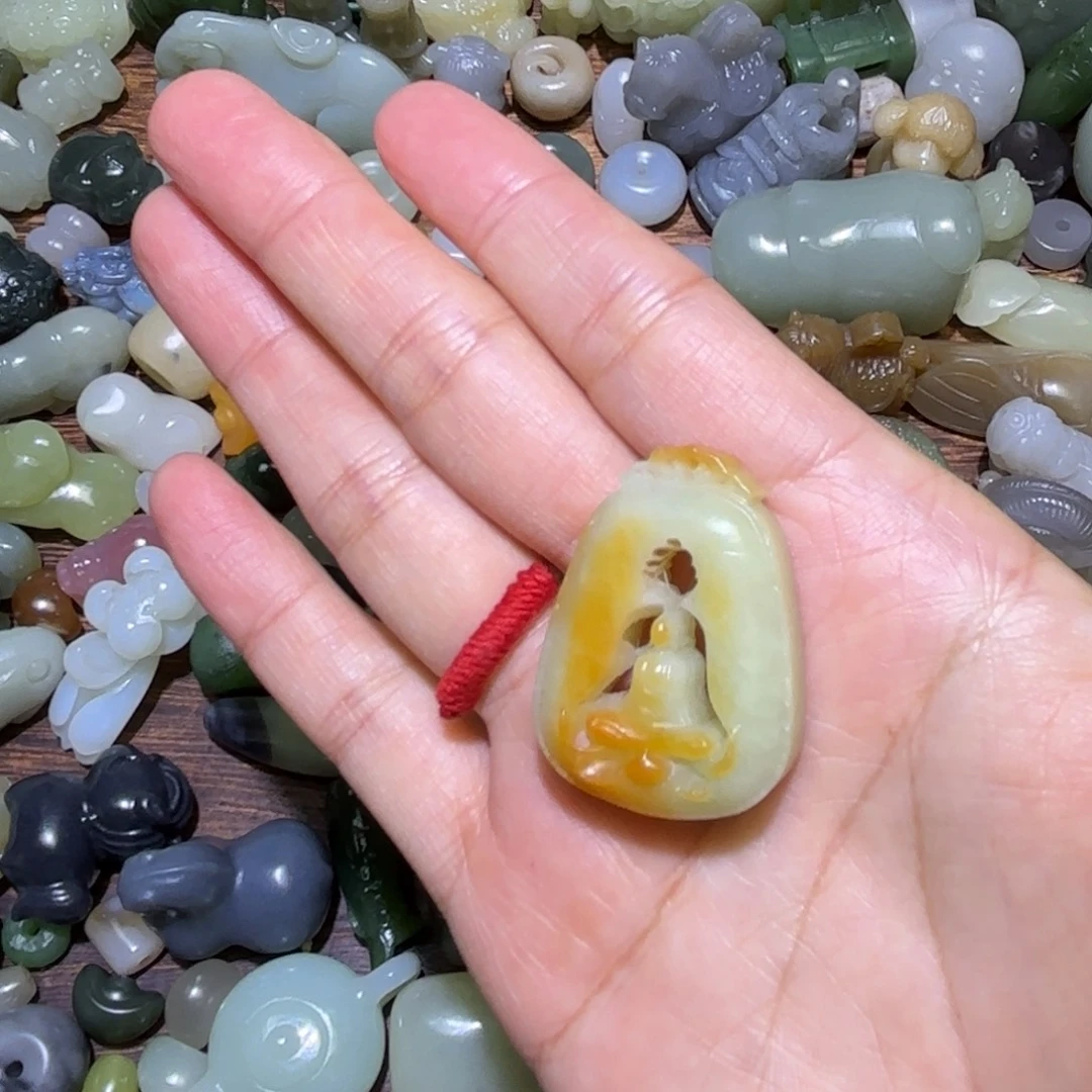 䨻***䨻和田玉未镶嵌珠宝半成品