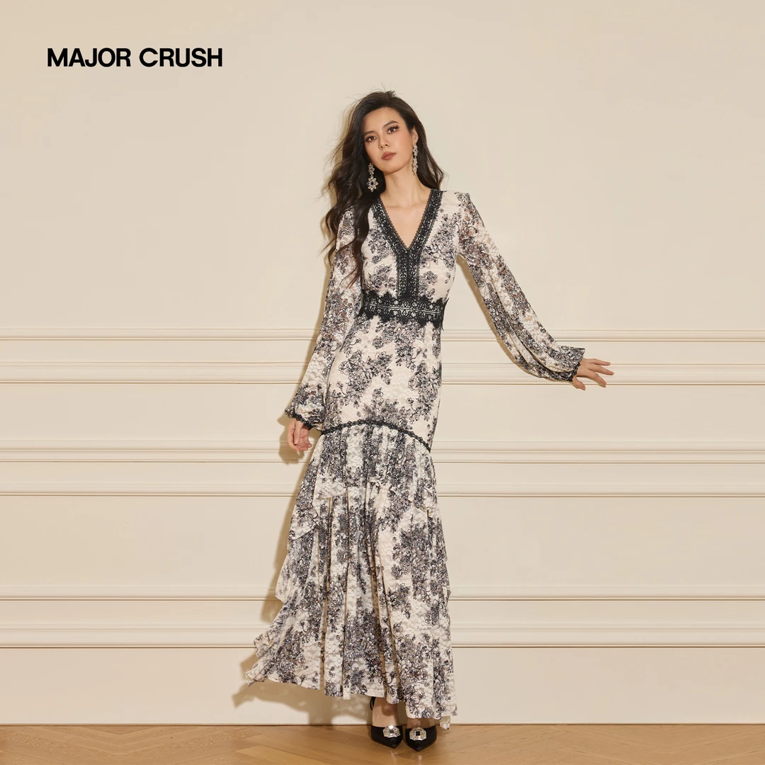 MAJOR CRUSH秋季新款墨花眠蕾丝印花连衣裙高级感气质长裙7527