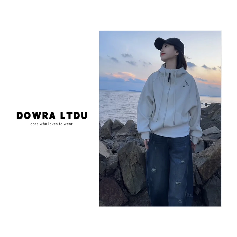 朵拉【水泥地带】2025年秋季新款圆圈刺绣连帽百搭休闲外套 41-5050