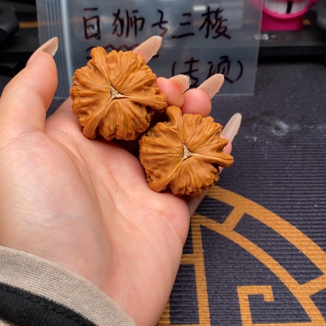 涛***、吊坠文玩核桃白狮子