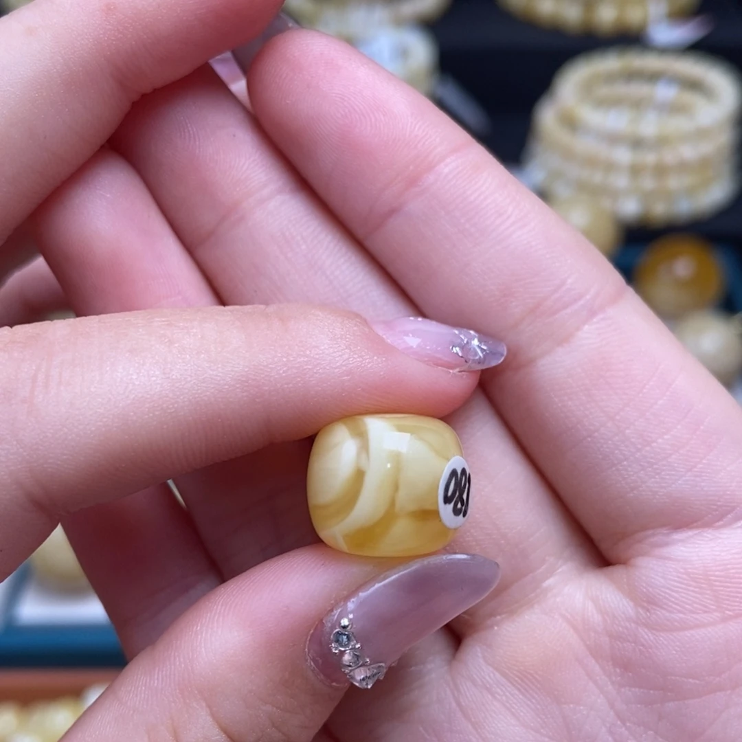 蜜蜡未镶嵌珠宝奇石13.6*11.9mm