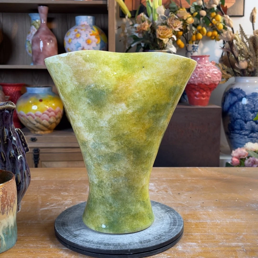 摆件陶瓷花瓶高27口10微瑕