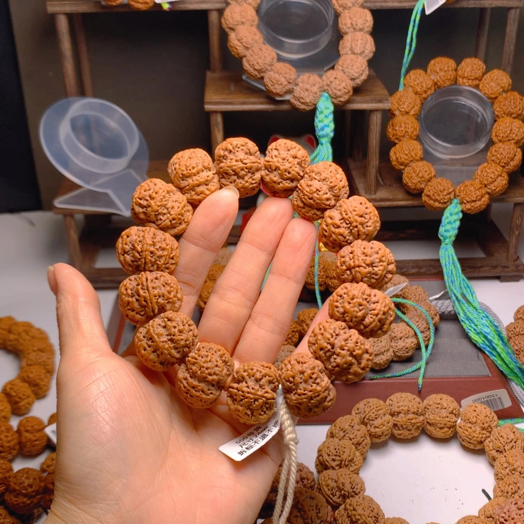 俗***哥手串金刚菩提金刚菩提雪花扇面七瓣微裂断齿正常介意勿拍