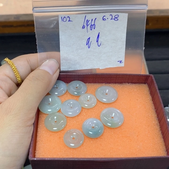 用***6定制翡翠未镶嵌不退