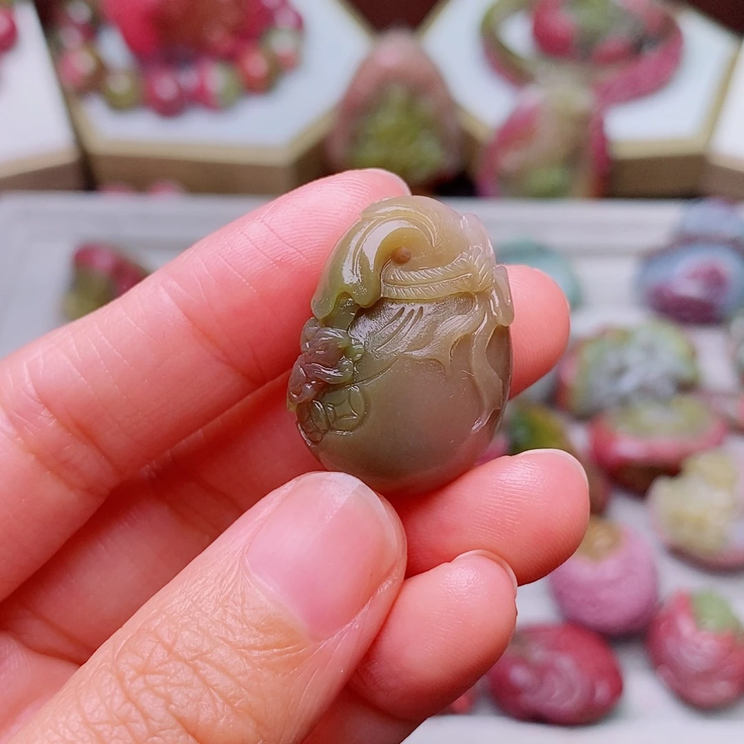 郎***君玛瑙/玉髓未镶嵌珠宝奇石盐源玛瑙定制