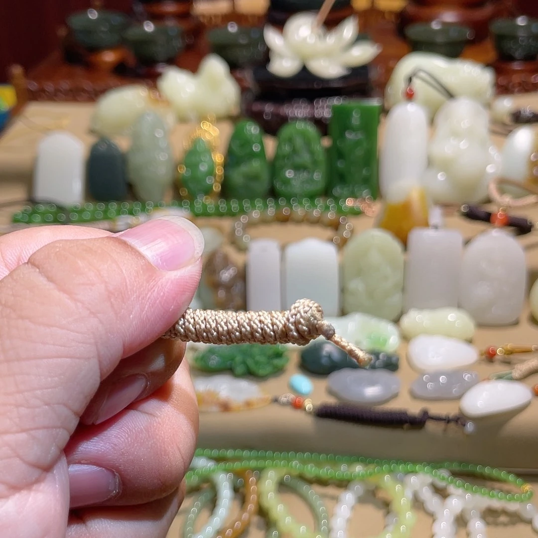 和田玉未镶嵌颈饰兜***晒