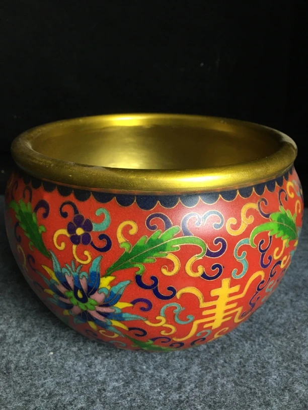 精制景泰蓝铜胎掐丝珐琅缸，寿字花纹，尺寸高12.5cm直径17cm，