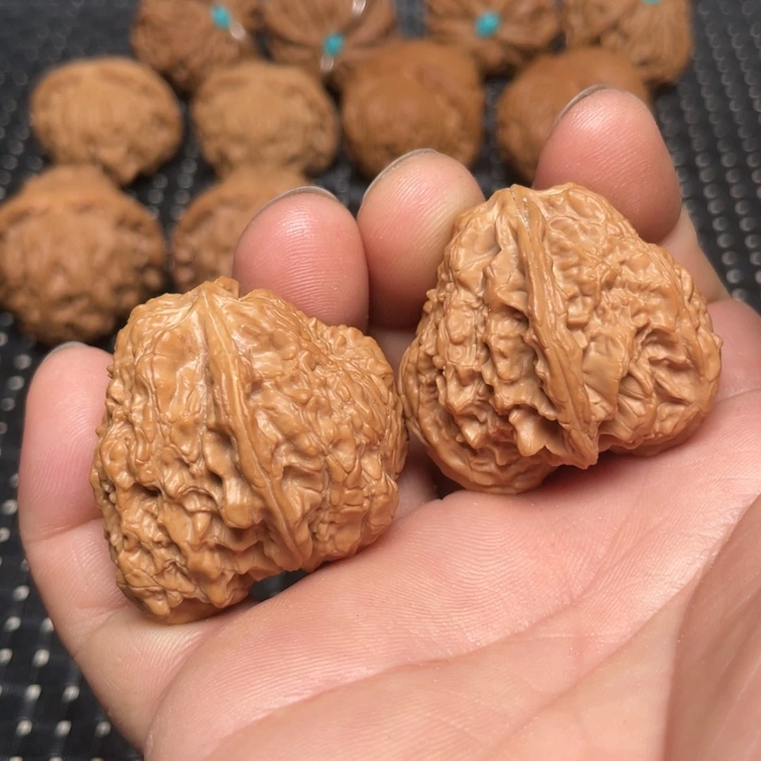 【闪购商品】文玩核桃把件苳*34多棱元宝异形