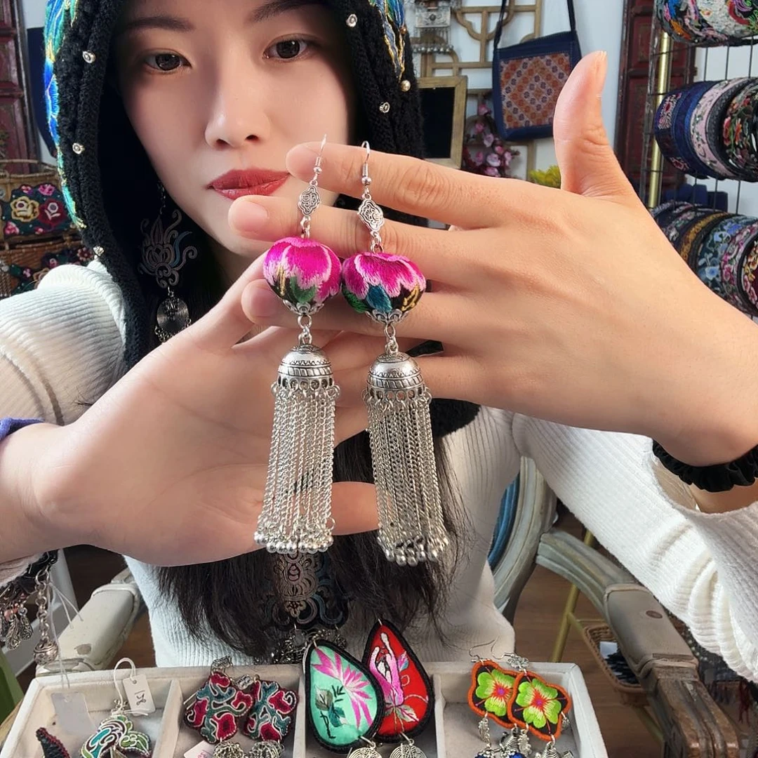 织绣           耳环
