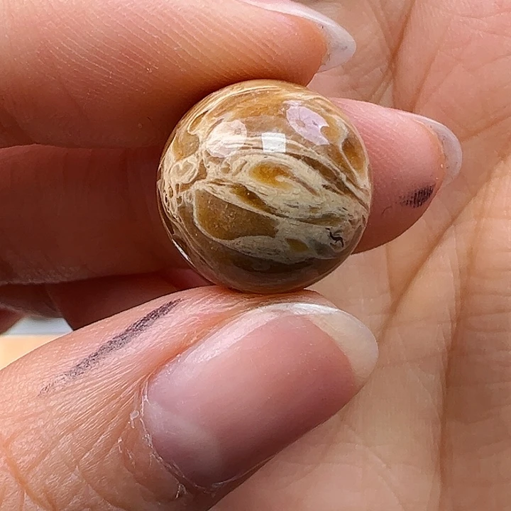 蜜蜡未镶嵌珠宝奇石