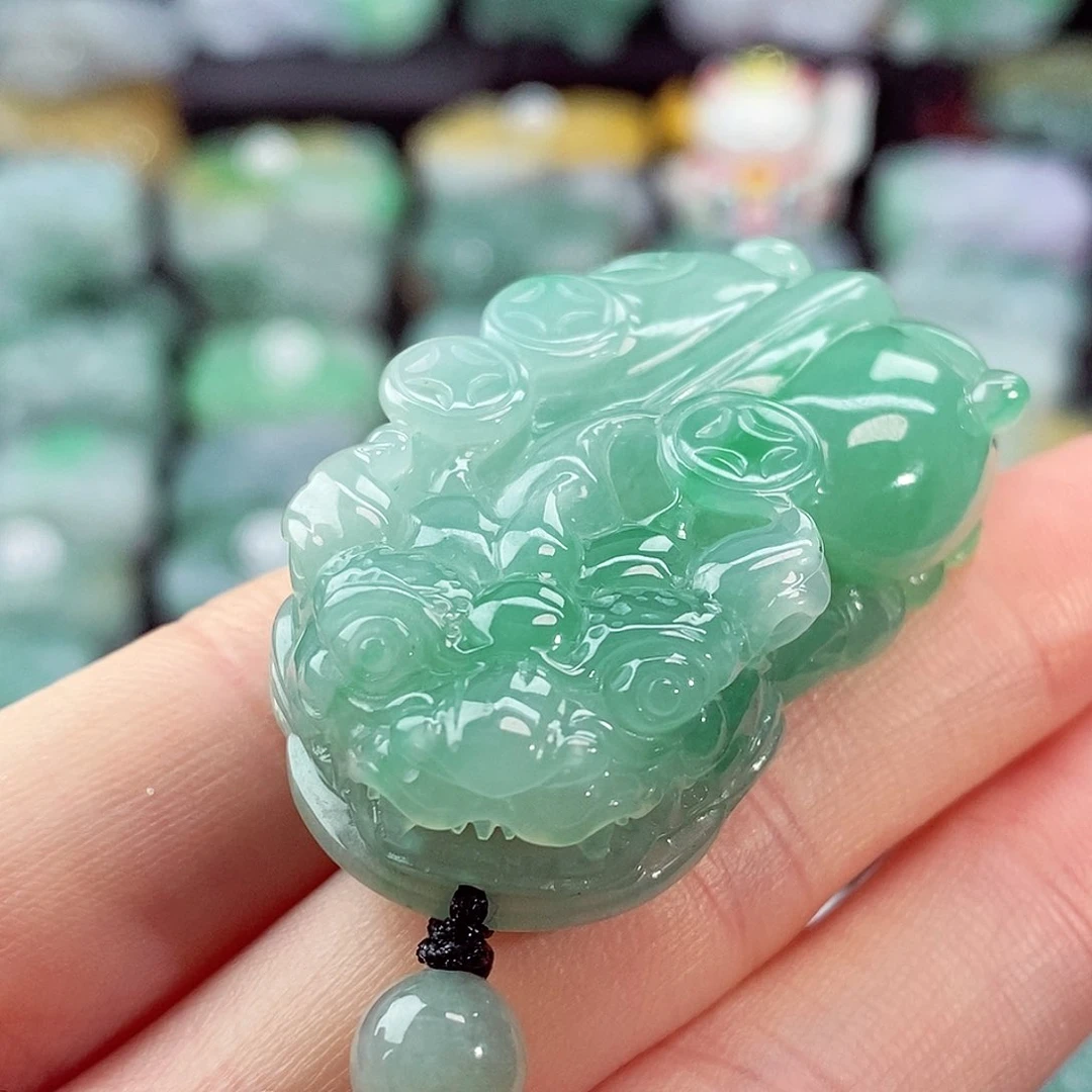 颈饰未镶嵌翡翠天然