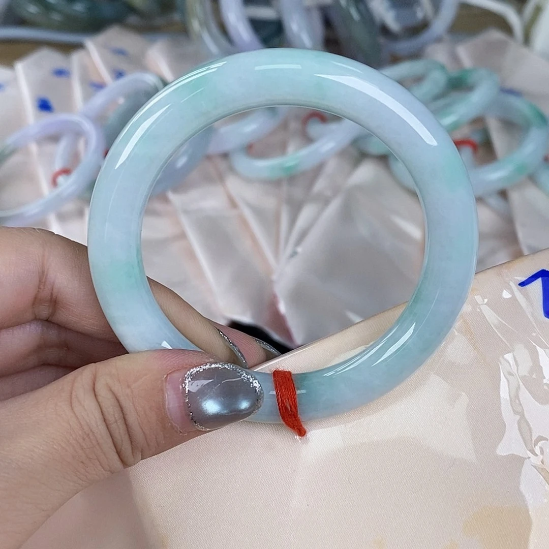 未镶嵌手镯翡翠翡翠手镯