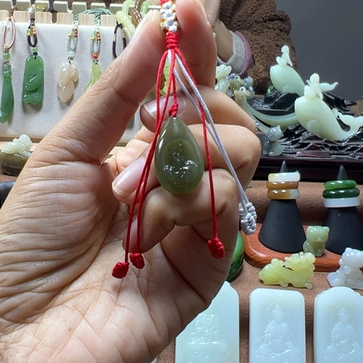 颈饰未镶嵌和田玉༄****࿐