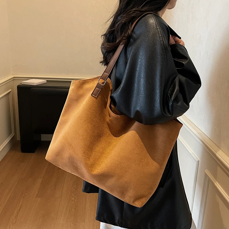 麂皮绒包包女式2025新款复古百搭时尚学生单肩包大容量通勤托特包