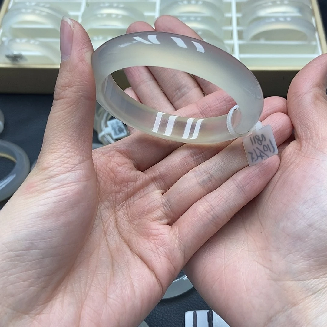 玛瑙/玉髓手镯未镶嵌024