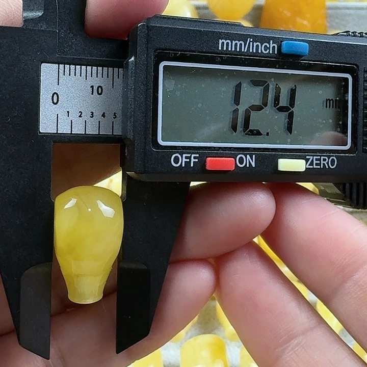 蜜蜡未镶嵌裸石25杂