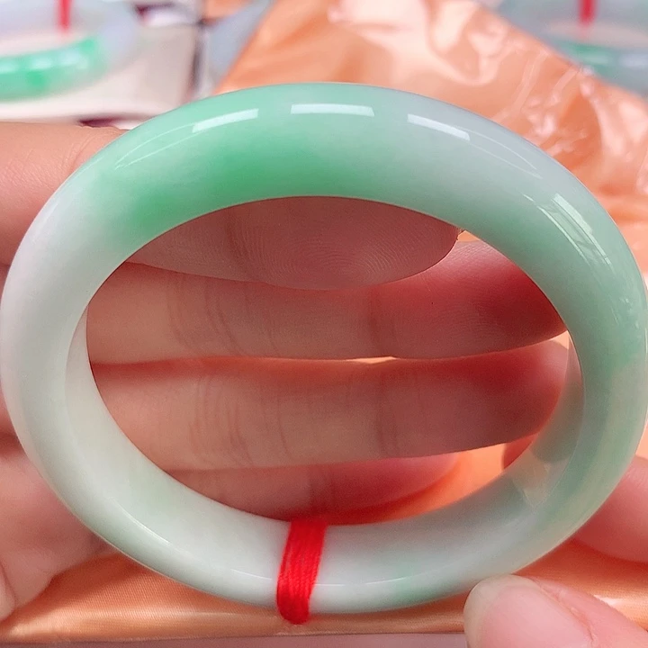 未镶嵌手镯翡翠冰胶果绿