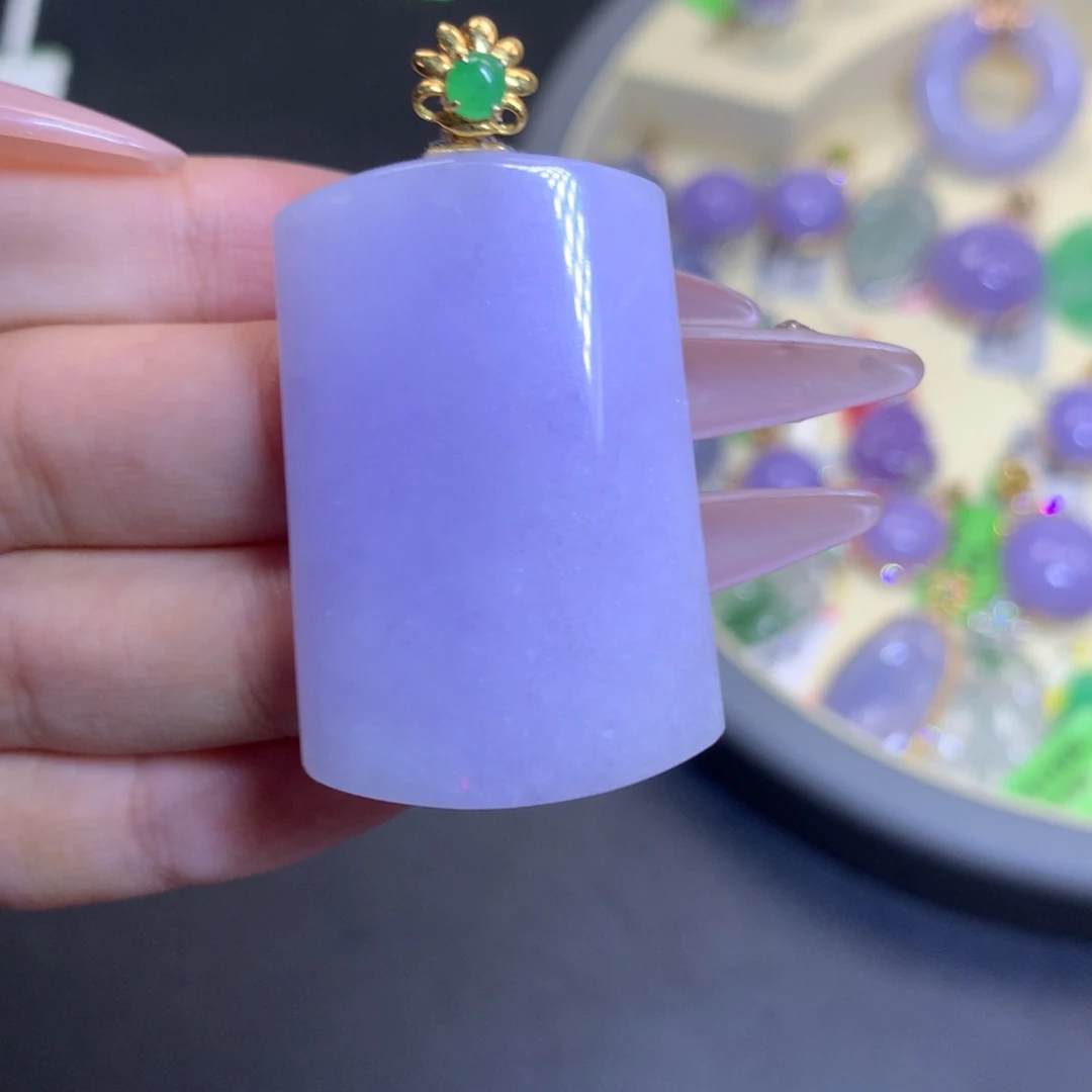 翡翠18K金镶嵌颈饰