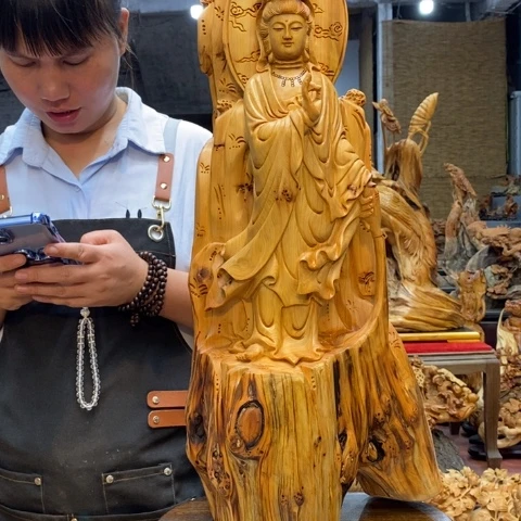 柏木?***人太行崖柏根雕