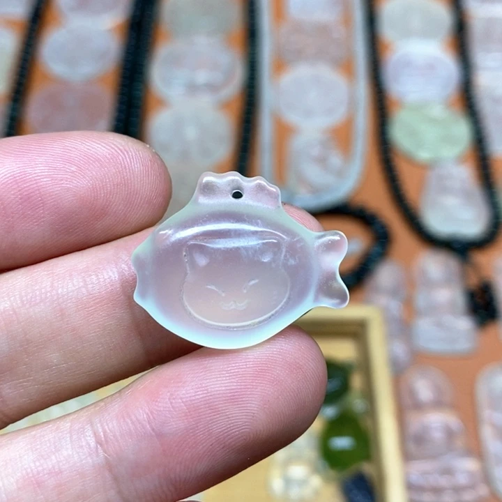 蛇纹石玉未镶嵌颈饰