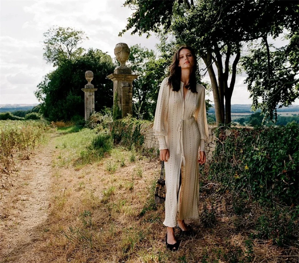 浪漫法式新款长袖慵懒风勾花连衣裙两件套