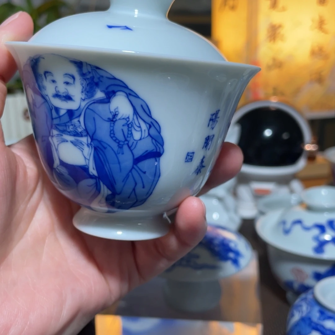 青花人物盖碗特价