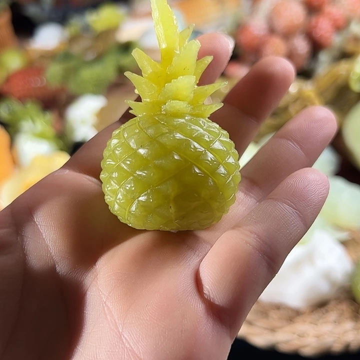 蛇纹石玉未镶嵌菠萝