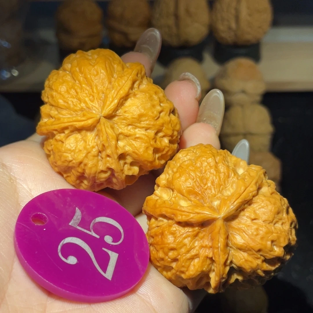 焦***给三棱44尺寸核桃。