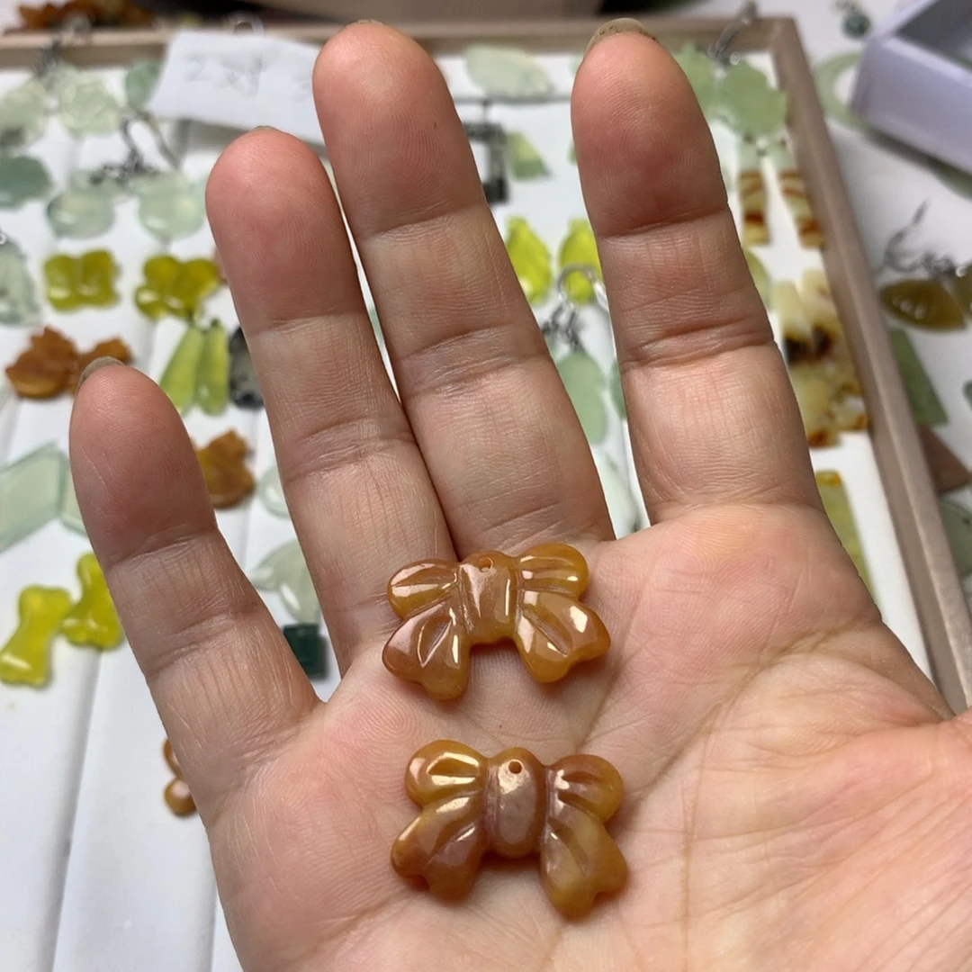 未镶嵌蛇纹石玉耳环