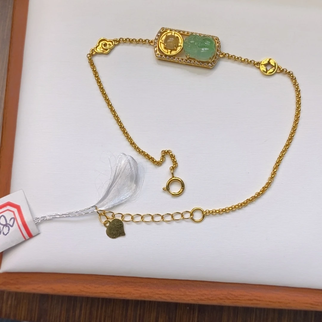 萱***翡翠18K金镶嵌颈饰翡翠