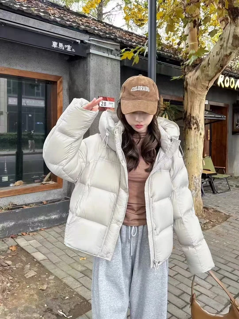 90白鹅绒 2025反季新款休闲时尚百搭泡芙连帽短款女装羽绒服009