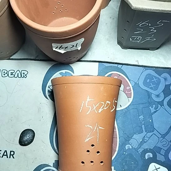 红泥新品两个花盆微瑕