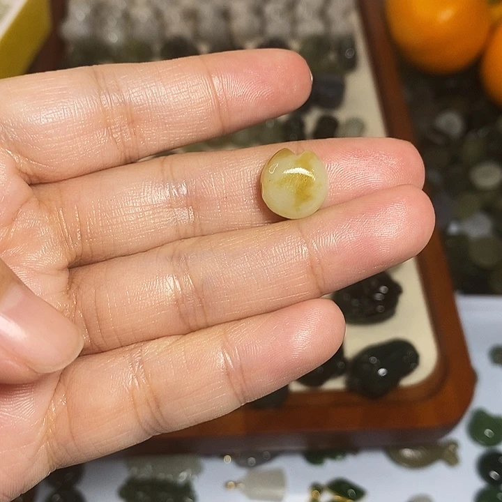 和田玉未镶嵌手链微瑕